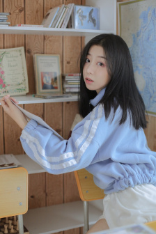 女教师hd中字版高清费看